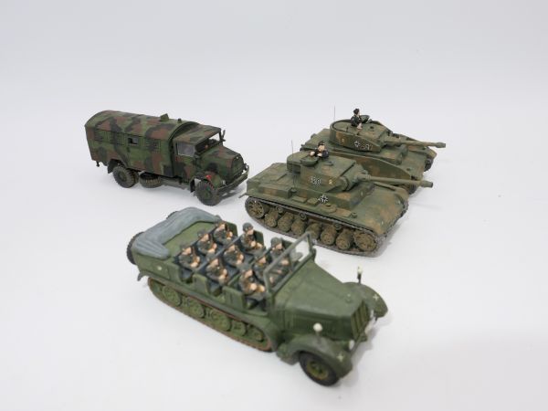 Roco Minitanks Group of vehicles / tanks - painted, see photos