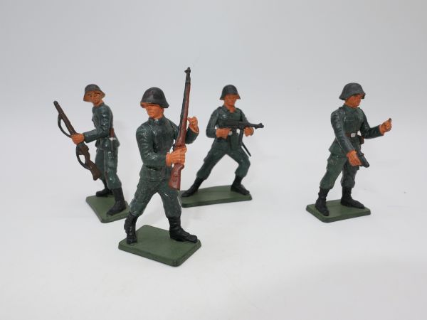 Starlux Set of 4 soldiers