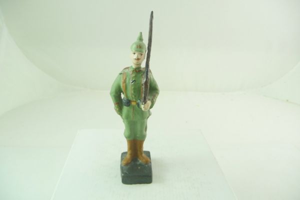 Lineol Soldier rifle shouldered - original figure but re-painted