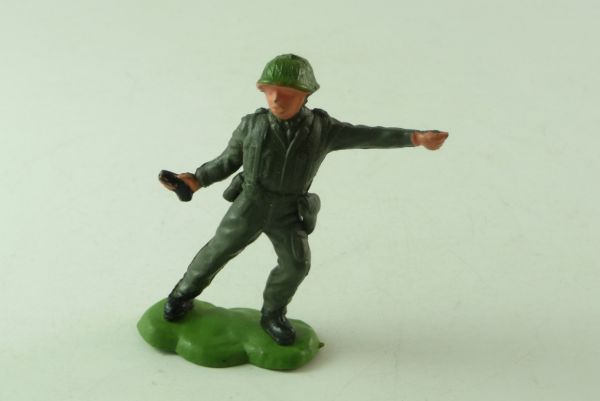 Britains Swoppets Soldier throwing hand grenade (made in Hong Kong)