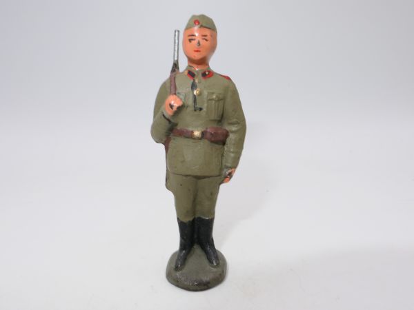 Soldier standing, rifle slung (DDR, 7 cm)