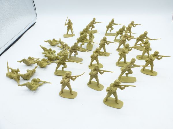 Airfix 1:32 Japanese Infantry, 30 soldiers / officers fighting