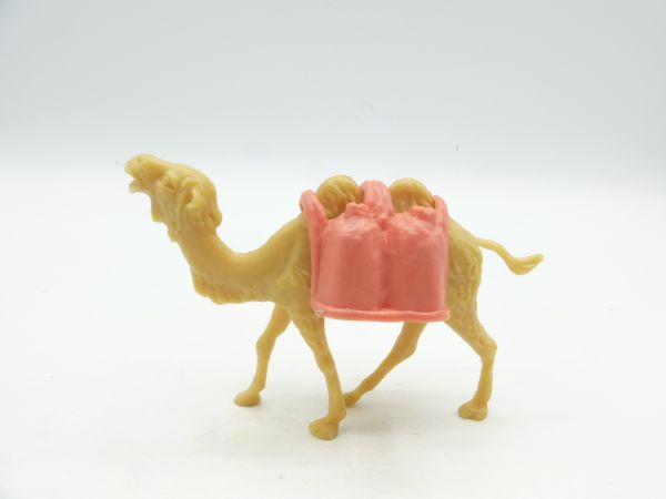 Heinerle Camel, light beige, open mouth with antique rose coloured load