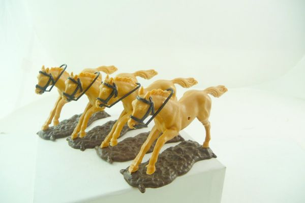 Timpo Toys 4 nice horses, beige - nice base plates
