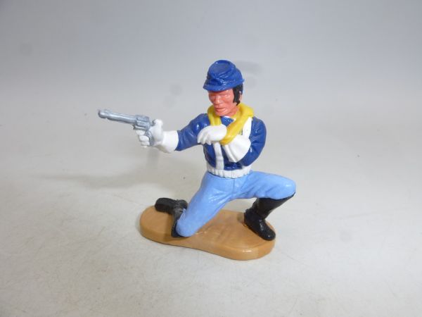 Timpo Toys Nordstaatler 4. Version, Soldat (verletzt) kniend mit Pistole