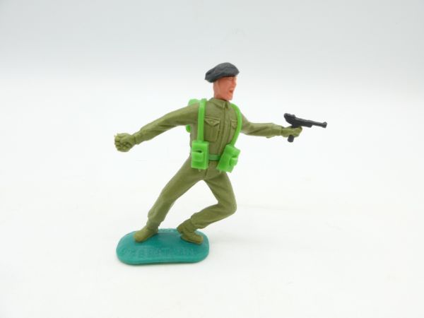 Timpo Toys Englishman with pistol, black beret, loose backpack