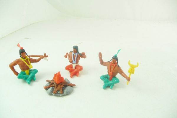 Timpo Toys 3 Indianer sitzend am Lagerfeuer (versch. Haltungen) - schönes Set