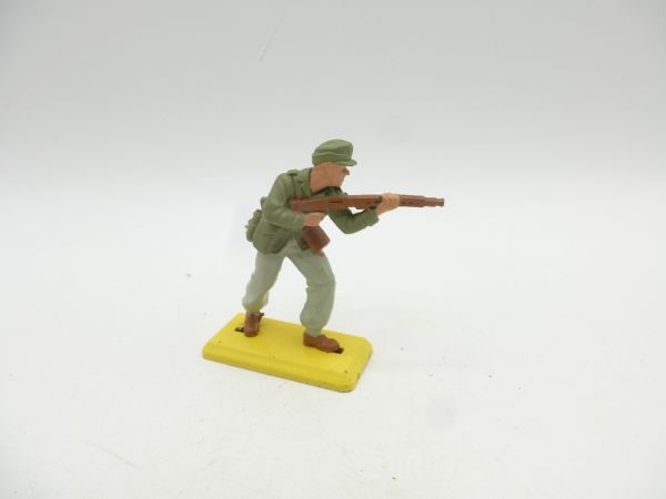 Britains Deetail Africa Corps: Soldier advancing with MG