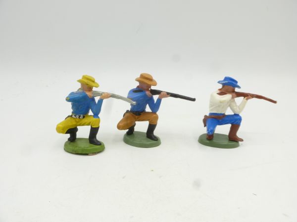 Britains Swoppets 3 Cowboys (different) kneeling shooting (made in HK)