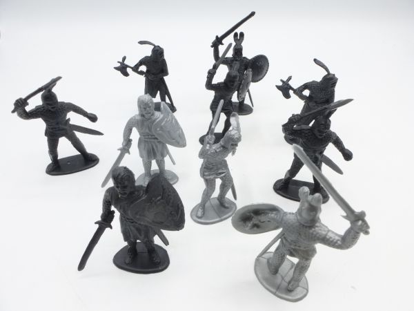 10 knights (like Timpo Action Packs)