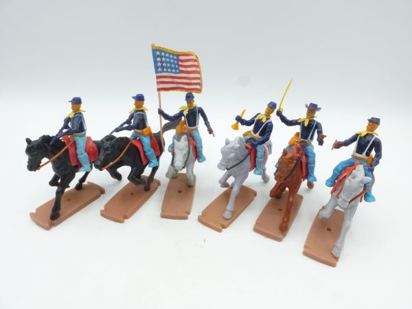 Plasty Group of Union Army Soldiers on horseback (6 figures)