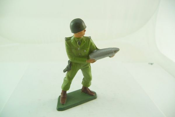 Starlux Soldier holding grenade