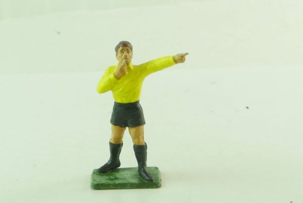 Starlux Referee whistling - early figure, great painting