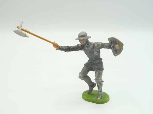 Umbau 7 cm Knight attacking with battleaxe + shield - nice fitting to 7 cm figures