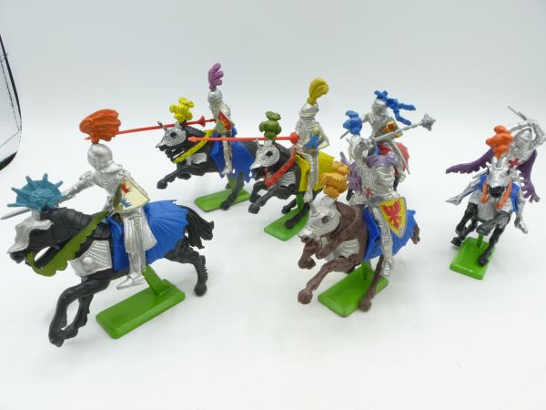 Britains Deetail Set of knights 1st version riding (6 figures)