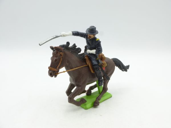 Britains Deetail Union Army Soldier riding, officer storming with sabre