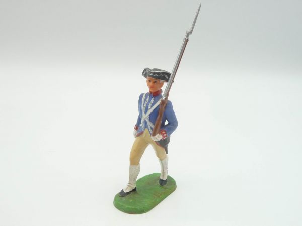 Elastolin 7 cm Prussia: soldier marching, No. 9153 - very good condition