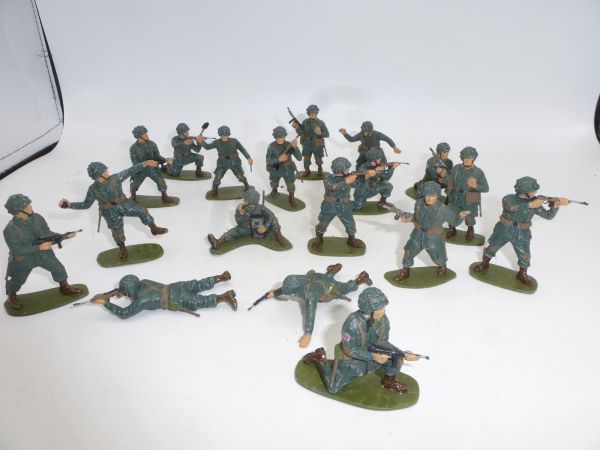 Airfix 1:32 US Paratroops, 18 painted figures - great painting, without box