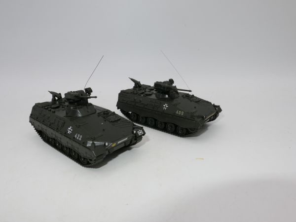 Roco Minitanks 2 x Marder - see photos for scope of delivery