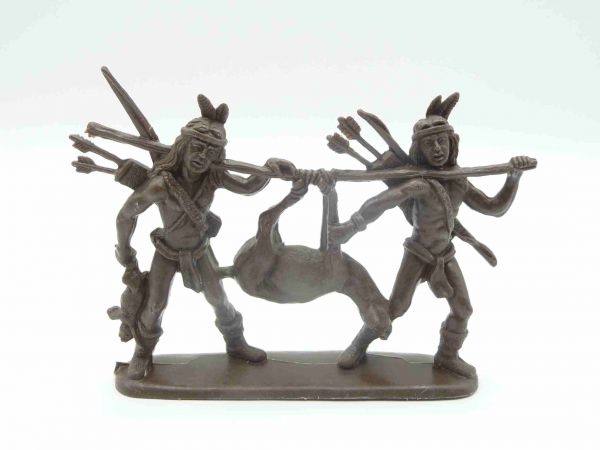 Atlantic 1:32 Sioux Camp: Indian, carrying prey