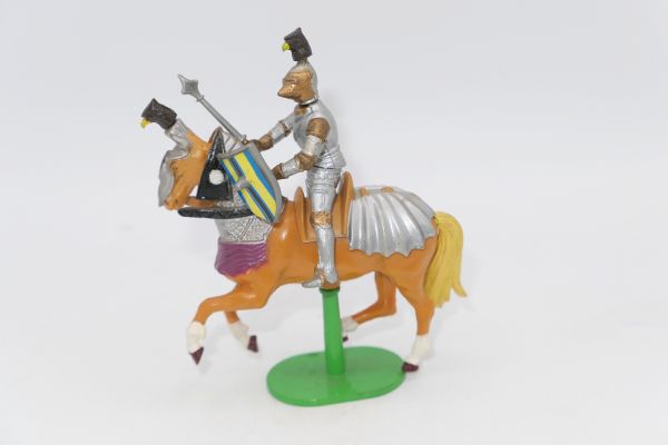 Britains Deetail Knight with mace + shield, movable - rare, brand new