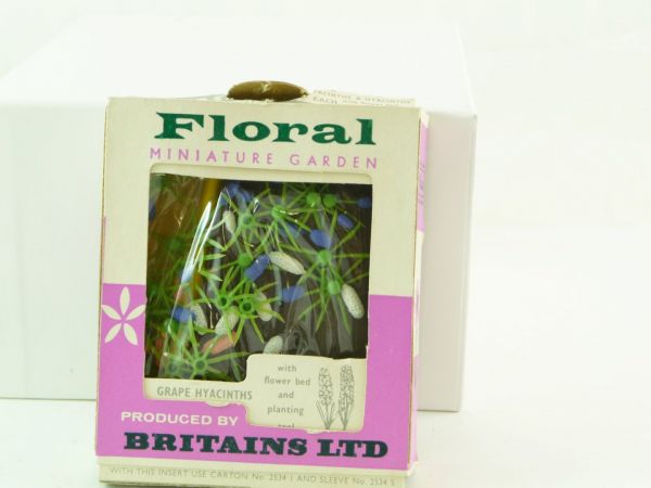 Britains Floral Miniature Garden "Grape Hyacinths & Hyacinths", No. 2537
