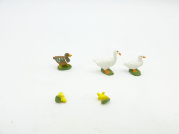 Elastolin soft plastic 3 ducks with chicks