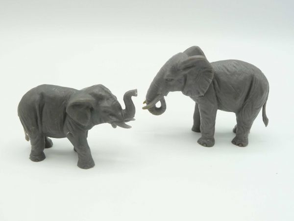 Domplast Manurba African elephant with young