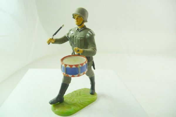 Preiser 7 cm Deutsche Wehrmacht: Soldat im Marsch mit kleiner Trommel
