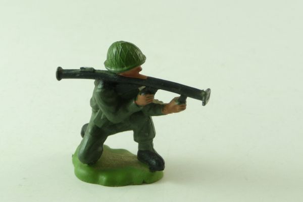 Britains Swoppets Soldier kneeling with anti-tank grenade launcher (made in Hong Kong)