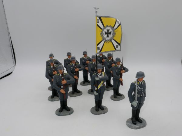 Preiser 7 cm Gruppe Soldaten Luftwaffe (12 Figuren) inkl. Offizier + Fahnentr.