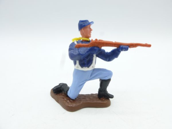 Timpo Toys Union Army Soldier kneeling, shooting rifle