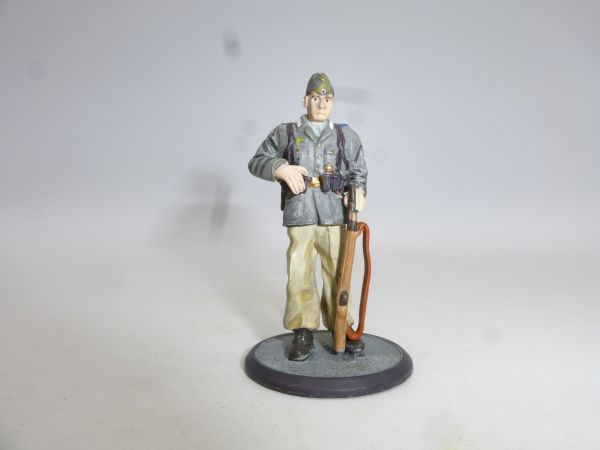 Hachette Collection WK-Soldat mit Gepäck (5 cm Figur)