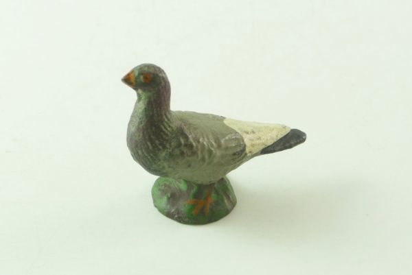 Lineol Pigeon standing - good condition