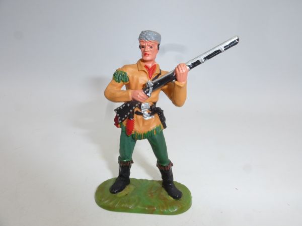 Elastolin 7 cm Ougen Trapper standing with rifle, No. 6980, painting 2