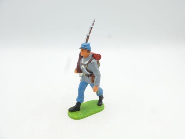 Elastolin 7 cm Southern States: Soldier marching, No. 9181