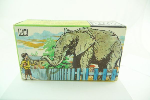 Britains MiniSet Nr. 1033 "Elephant + Boy" 1:42 - unbespielt + unverbaut