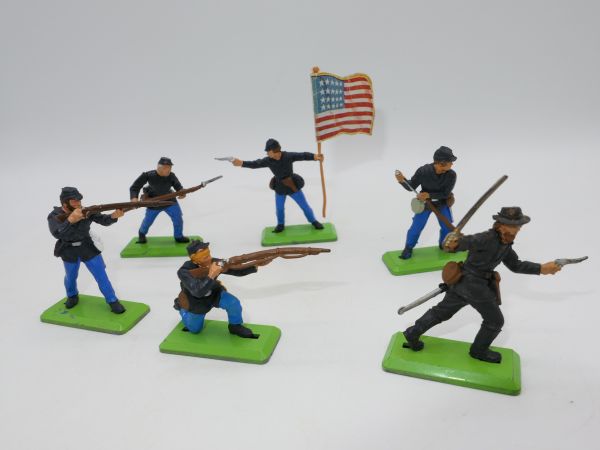 Britains Deetail Set of Northerners on foot, moving weapons (6 figures)