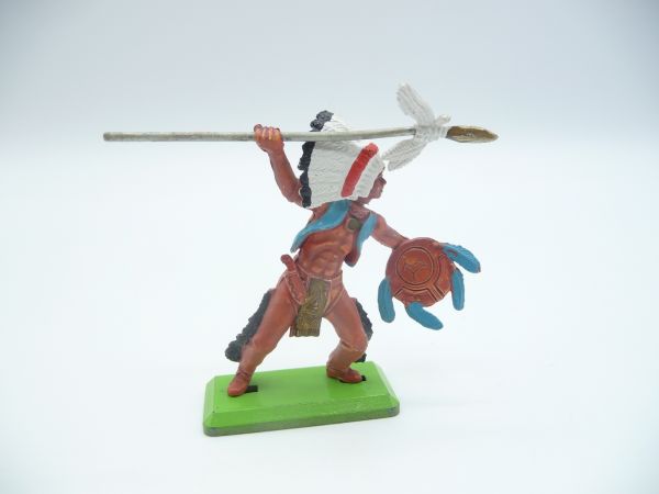 Britains Deetail Indian standing, throwing spear