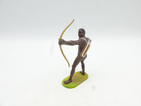 Preiser African standing with bow, No. 8208