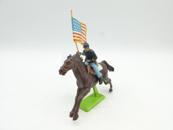 Britains Deetail Union Army Soldier riding with flag