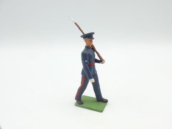 Britains Swoppets US Marine soldier, rifle shouldered