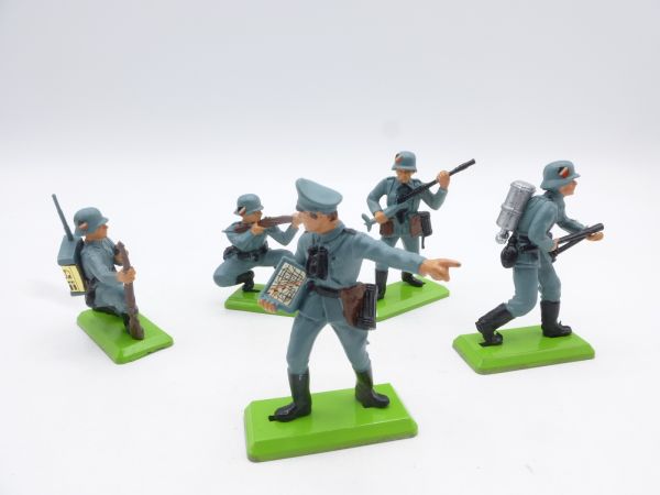 Britains Deetail Beautiful set of German soldiers (5 figures) - brand new