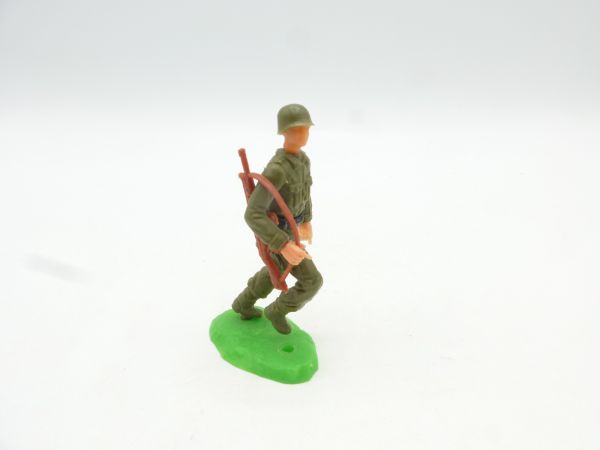 Elastolin 5,4 cm Soldat mit umgehängtem Gewehr