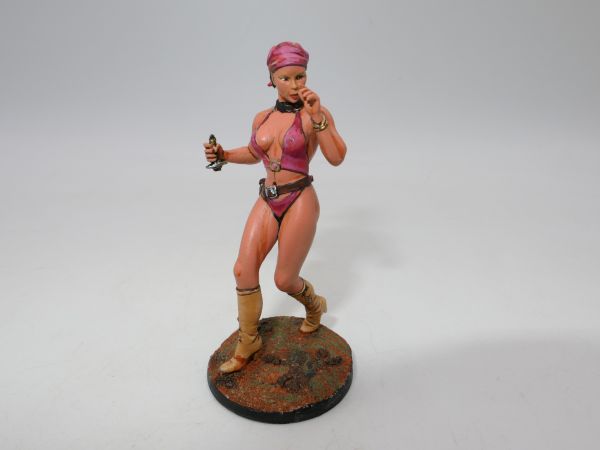 Naked female fighter (plastic, height approx. 6 cm) - knife missing