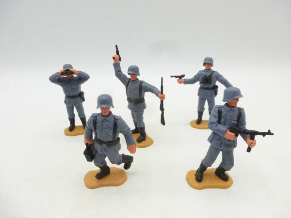 Timpo Toys German soldiers (5 figures), movable, removable helmet
