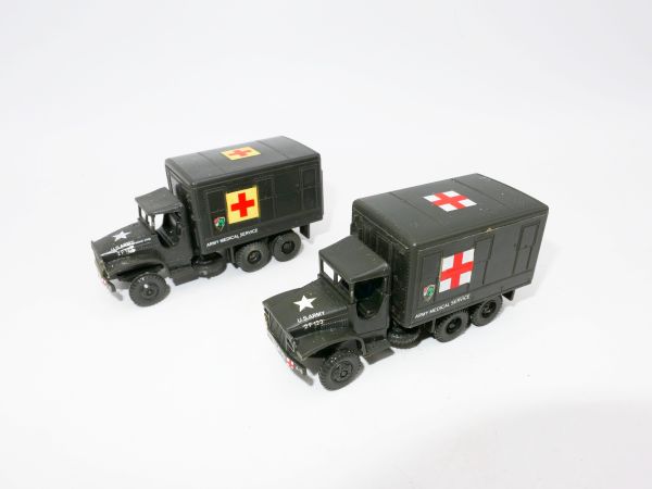 Roco Minitanks 2 x US Army Medical Service lorry