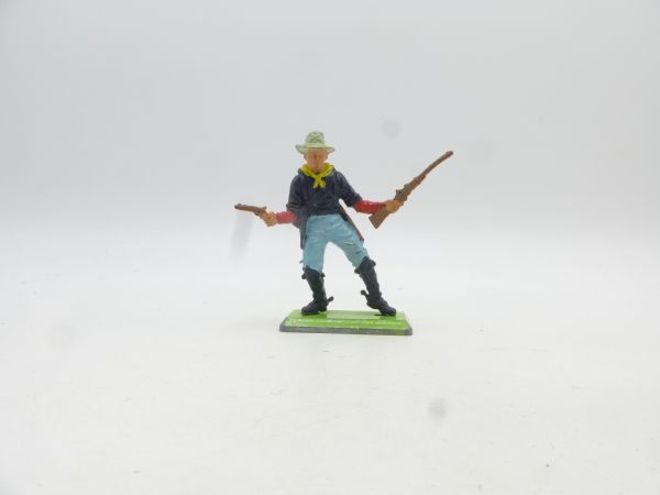 Britains Deetail Soldier 7th Cavalry shooting rifle + pistol ambidextrously