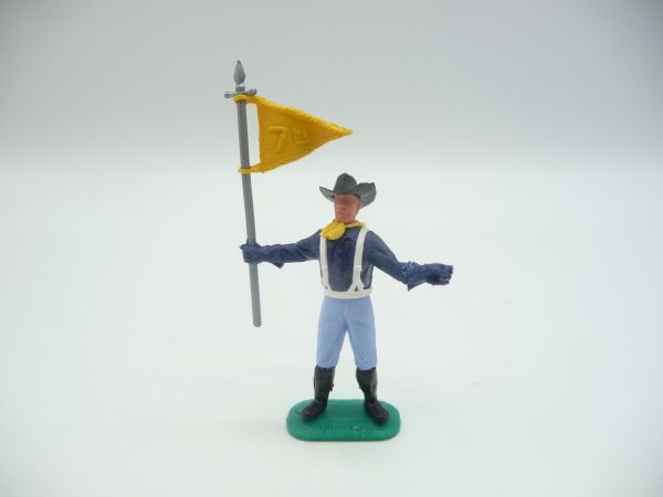 Timpo Toys Union Army Soldier standing with yellow 7th cavalry flag