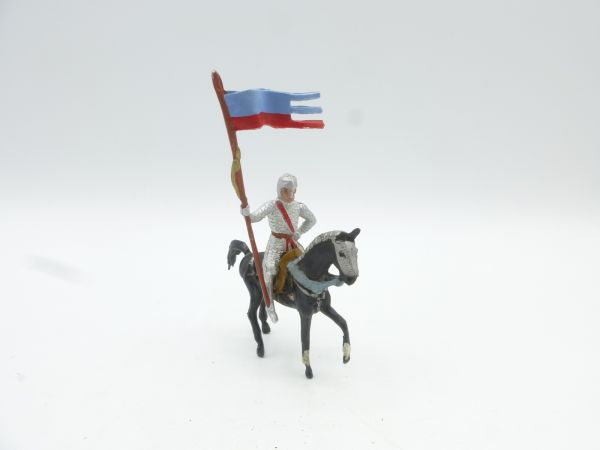 Merten 4 cm Knight riding with flag - rare figure